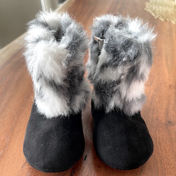 Stuart Weitzman Girl Fur Boots - Picture 1 of 4